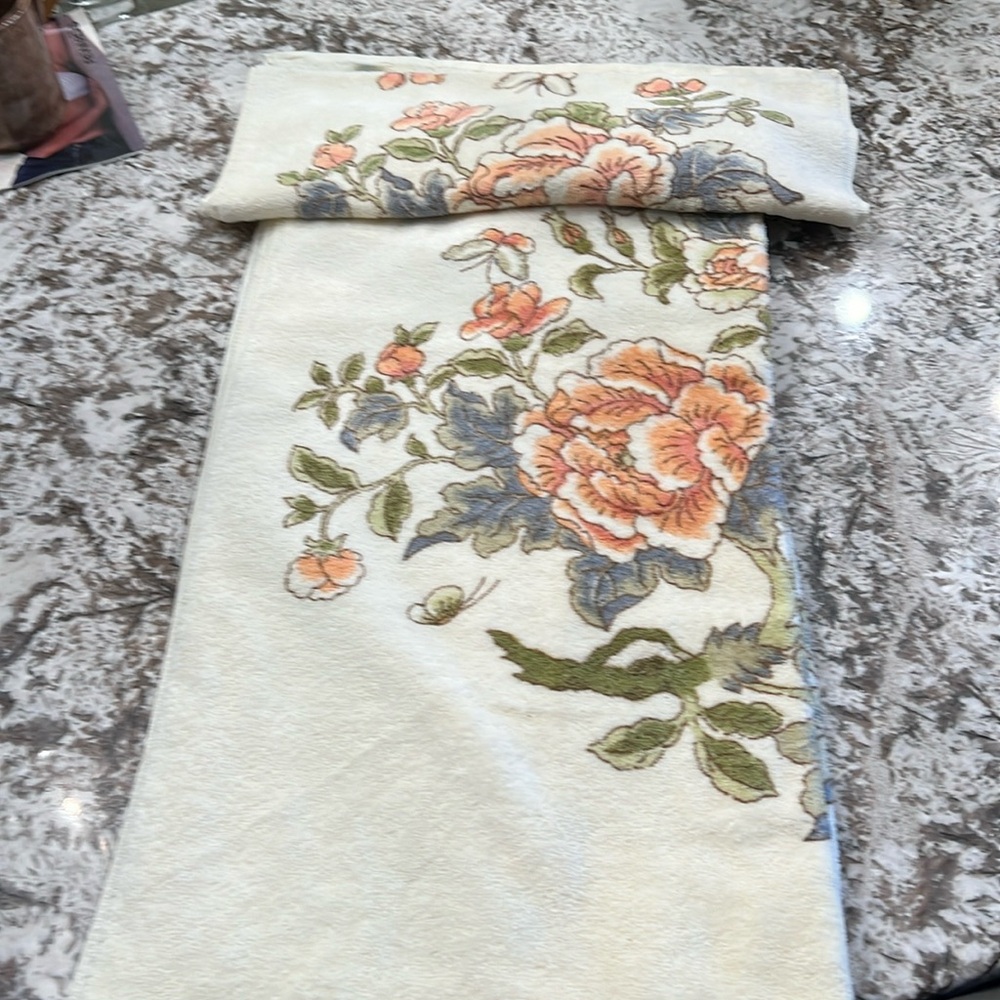 Springmaid matching hand towel and bath towel set old school vintage retro style